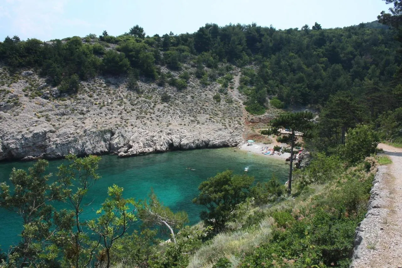 *** بيت ضيافة Apartments And Rooms With Parking Space Vrbnik, Krk - 5299 كرواتيا