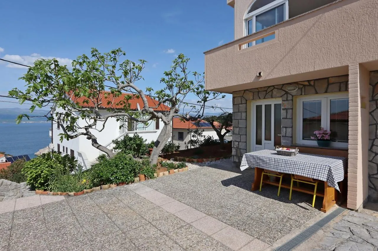 Apartments And Rooms With Parking Space Vrbnik, Krk - 5299 3*, فربنيك كرواتيا